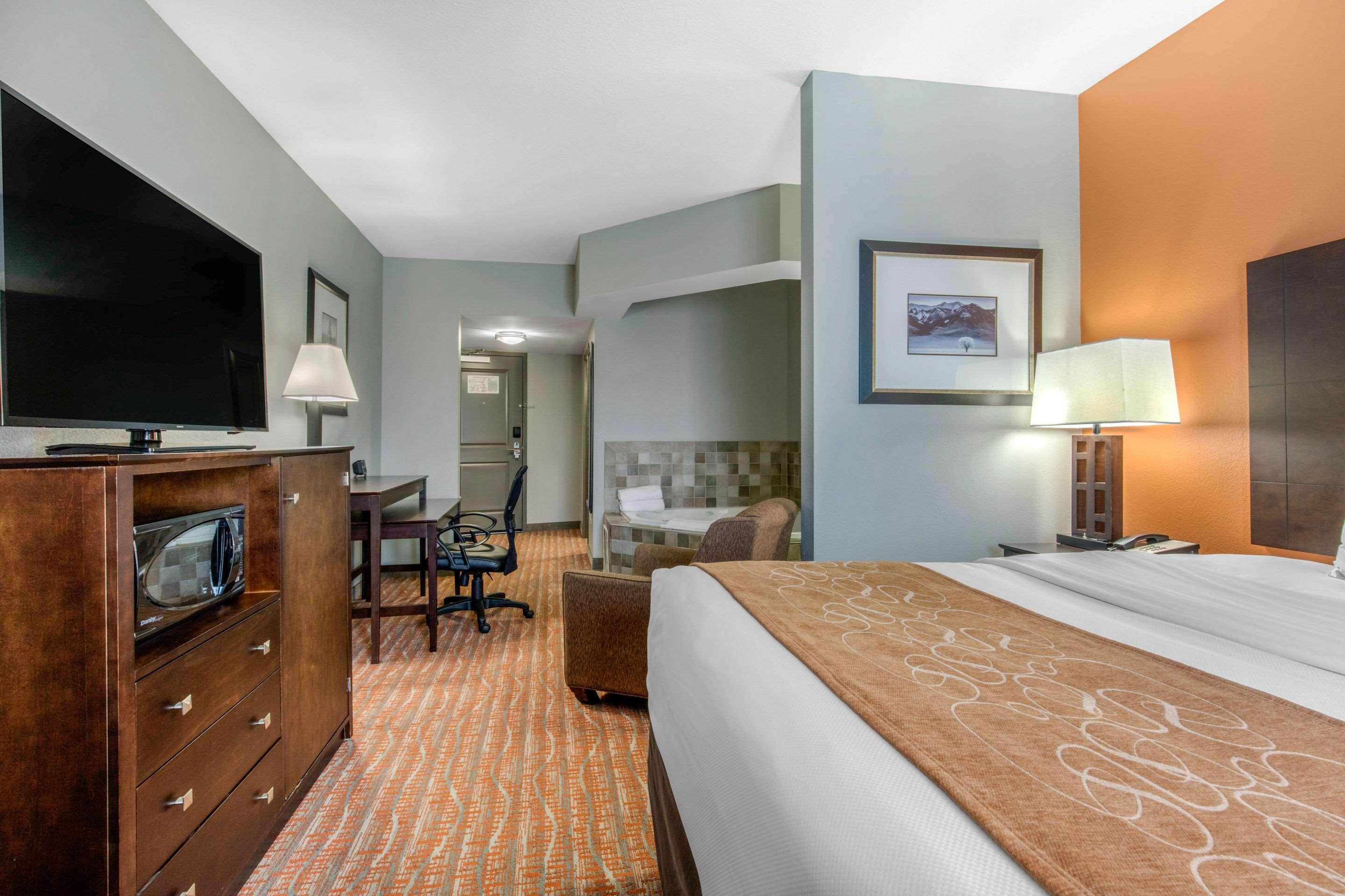 Comfort Suites Jackson I-40 Eksteriør billede