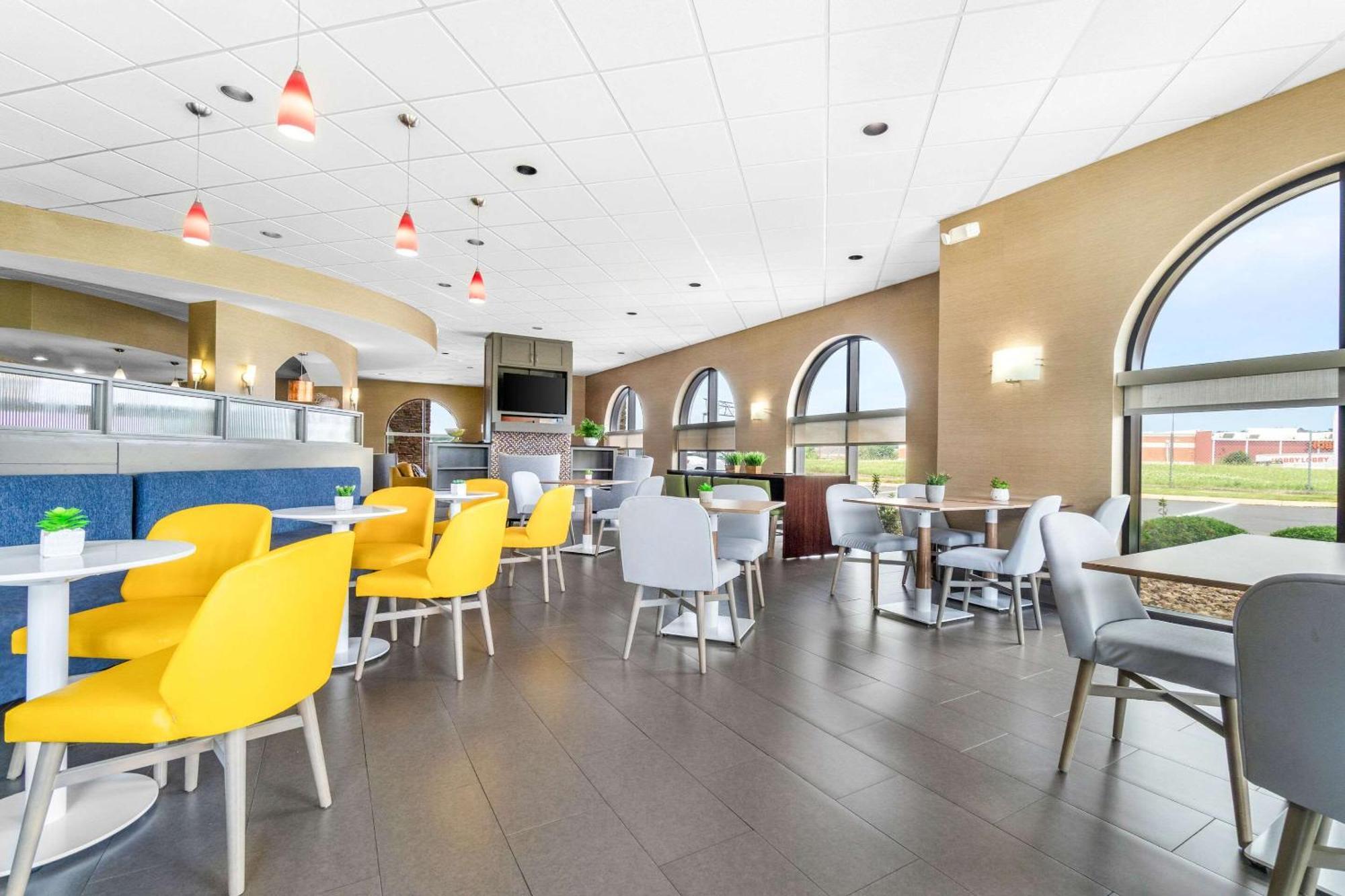 Comfort Suites Jackson I-40 Eksteriør billede
