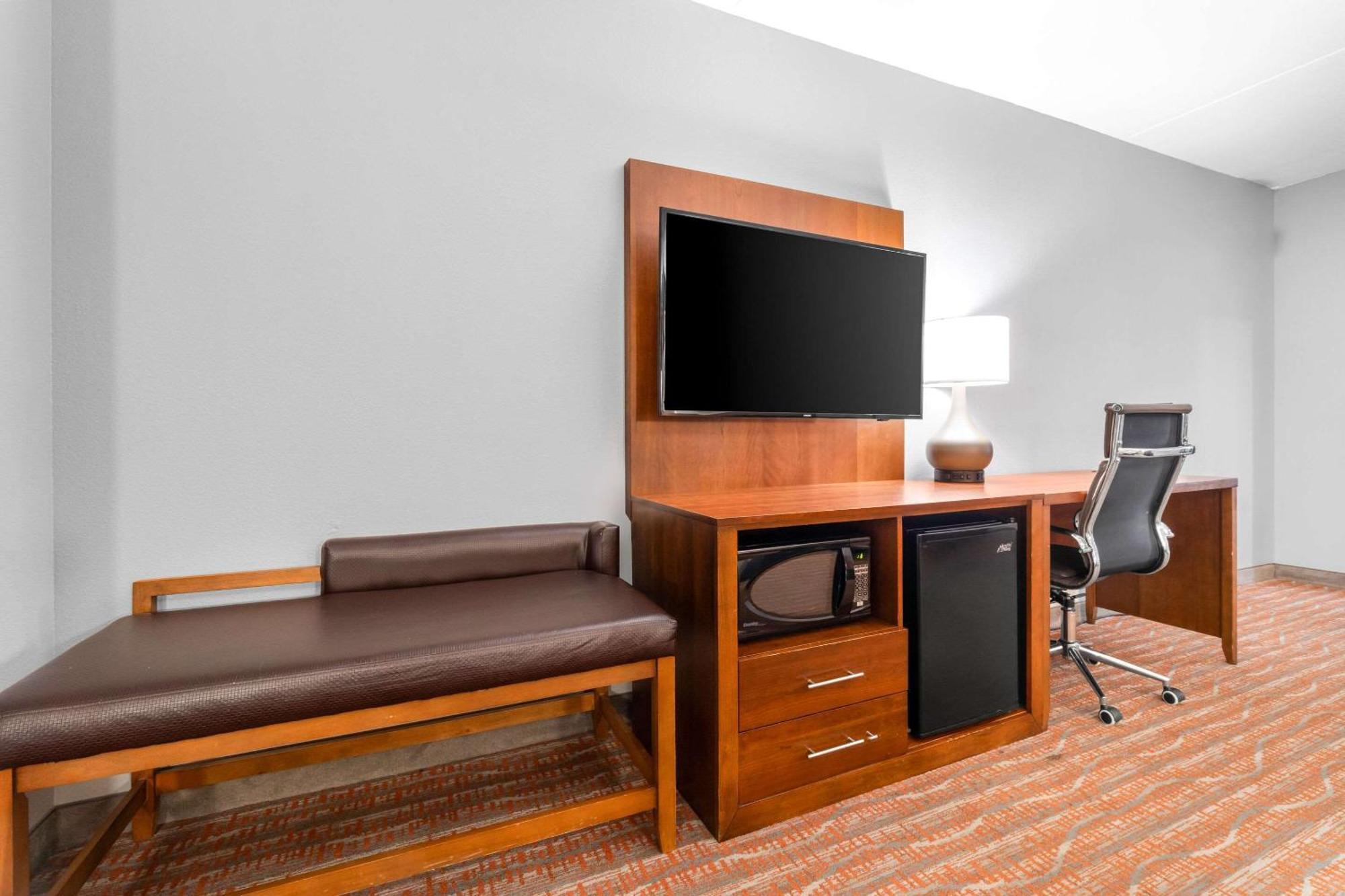 Comfort Suites Jackson I-40 Eksteriør billede
