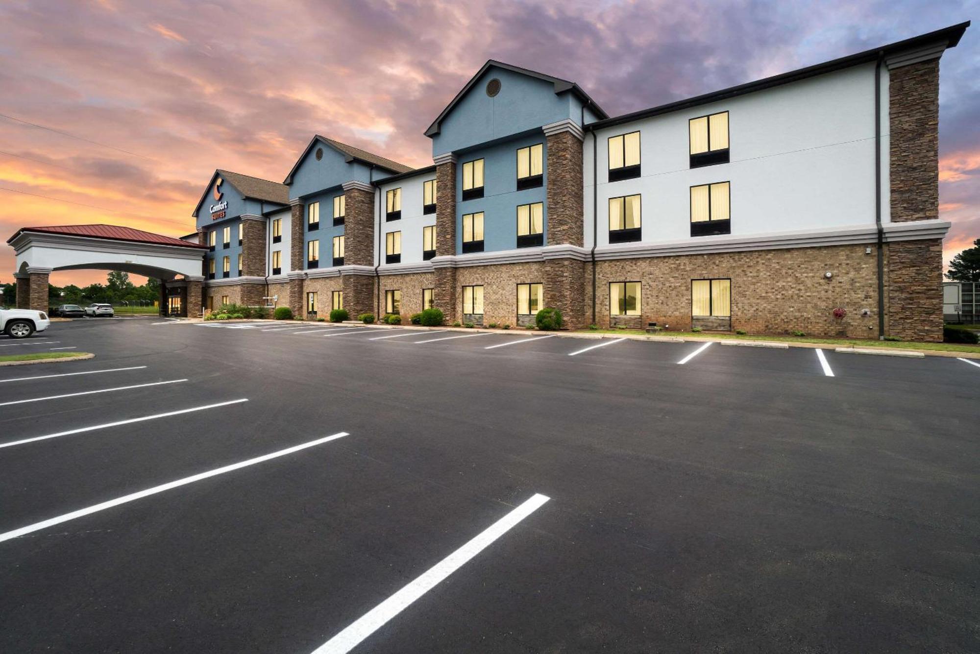 Comfort Suites Jackson I-40 Eksteriør billede